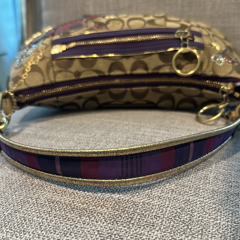 Coach Poppy shoulder bag purple & gold canvas Serial -F1020-15880 - Picture 8 of 17